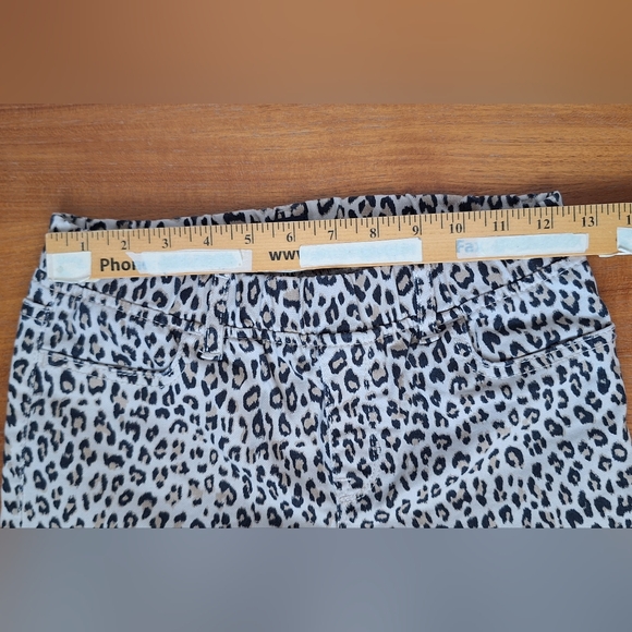 GAP Kid's Pull On Jeans Stretchy Leopard Animal Raw Hem Girl's Size 14 - Picture 13 of 13